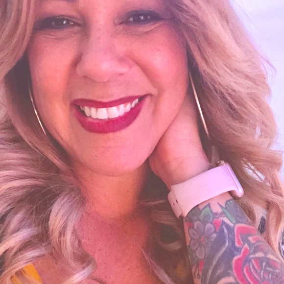 Meet your Posher, April - Picture 1 of 1